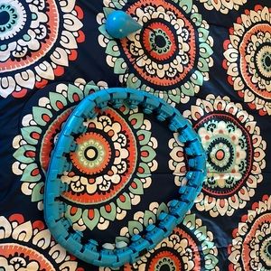 Infinity hoop with 3 extra pieces